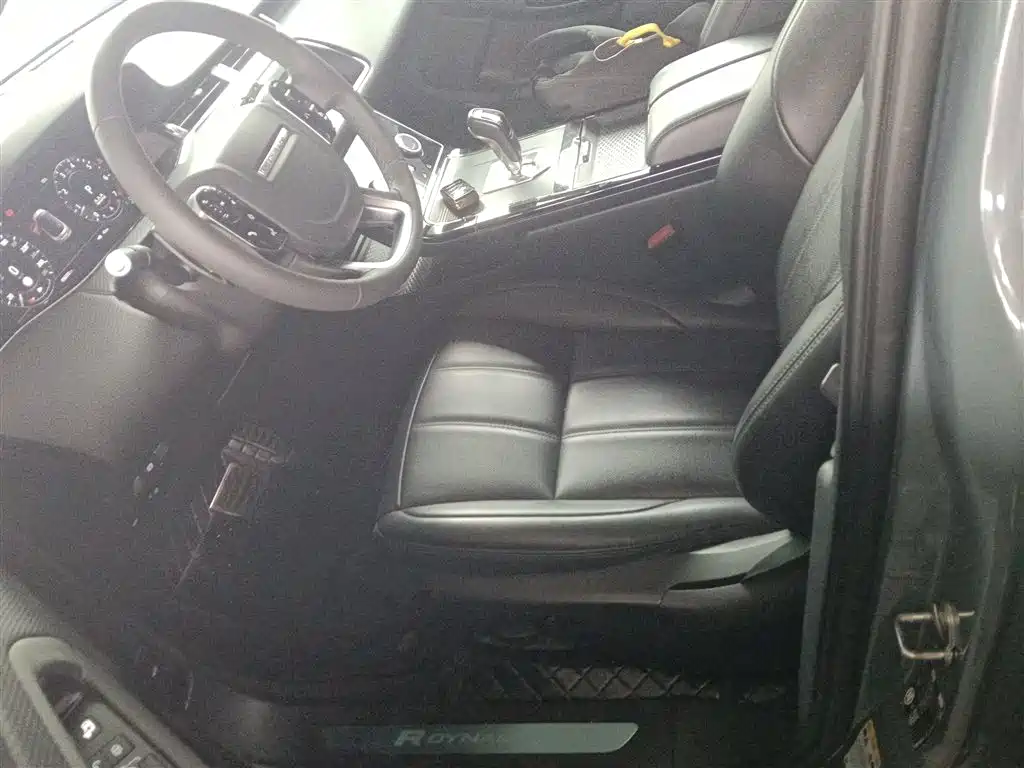 Land Rover Evoque 2021 — фото 15