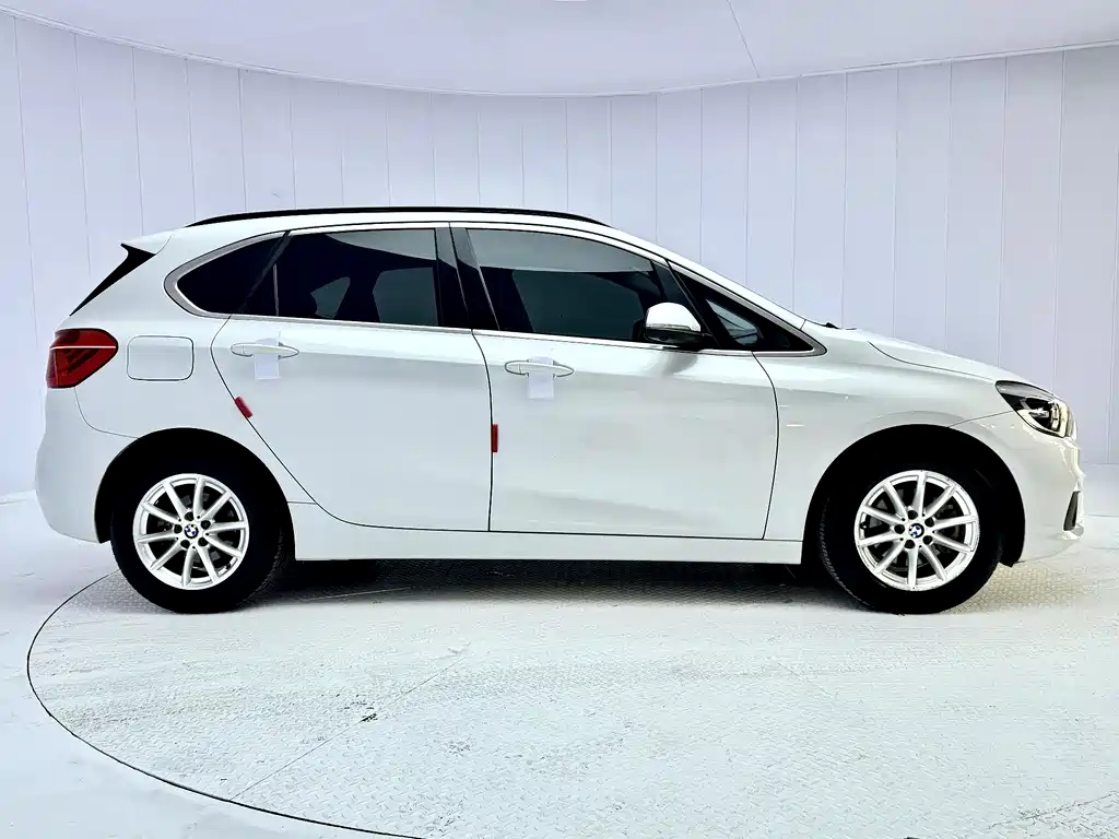BMW 2 Series Active Tourer 2018 — фото 4