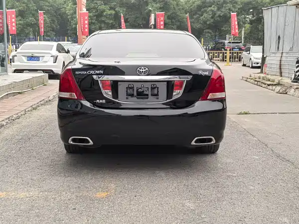 Toyota Crown 2010