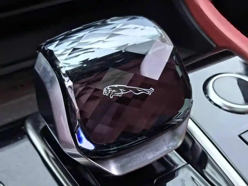 Jaguar XFL 2022 — фото 12