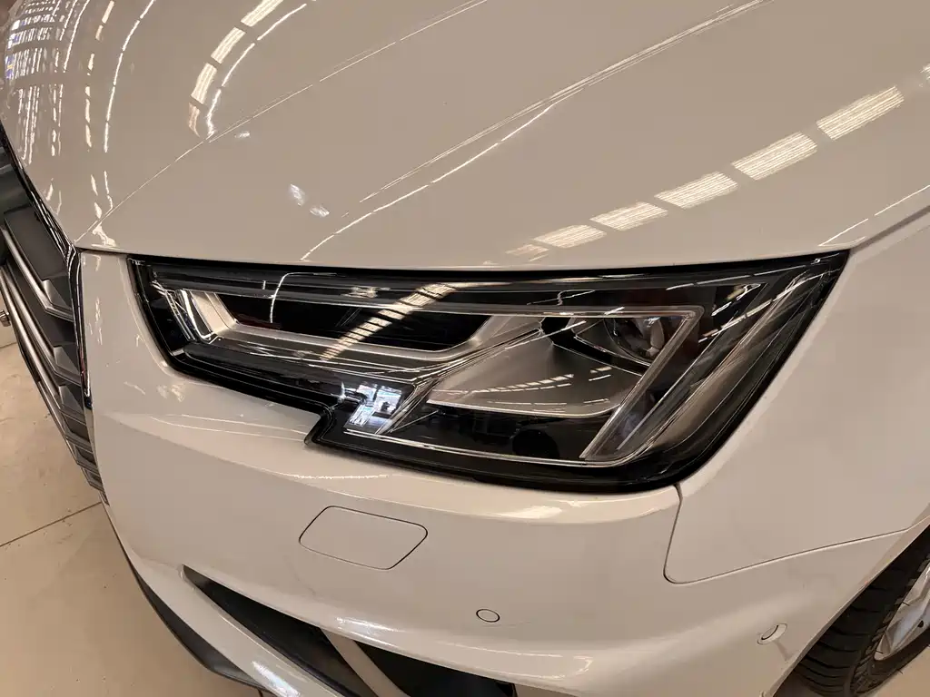 Audi A4L 2019