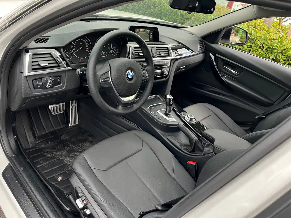 BMW 3 Series 2016 — фото 13