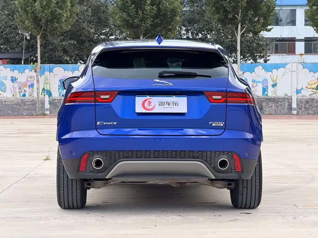Jaguar E-PACE 2021 — фото 17