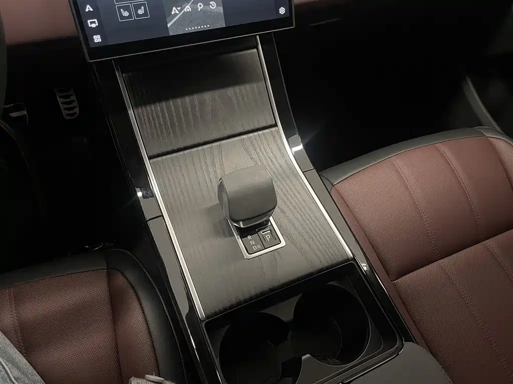 Land Rover Evoque 2025 — фото 19