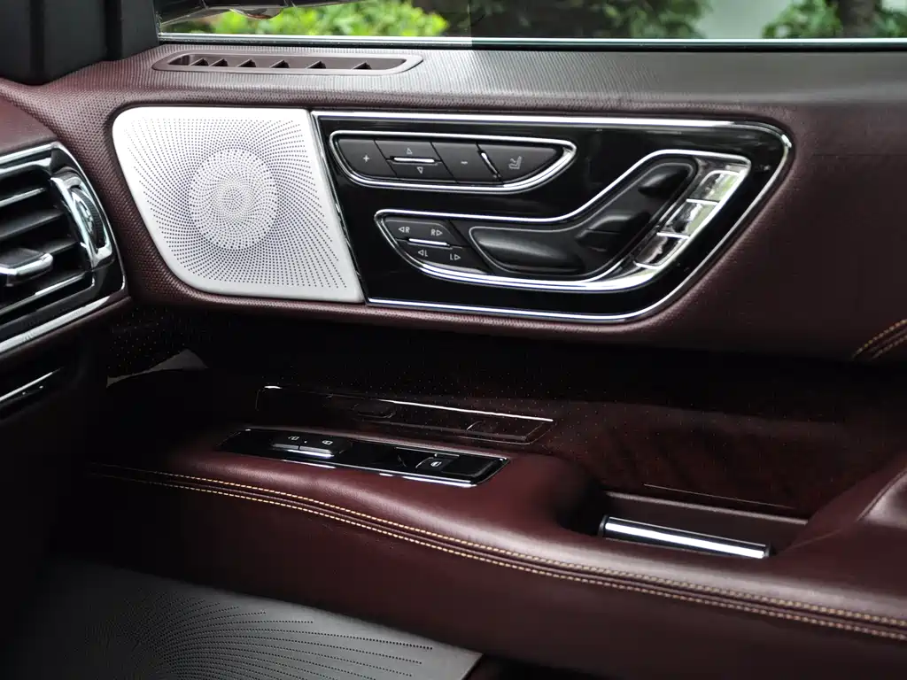 Lincoln Navigator 2018 — фото 14