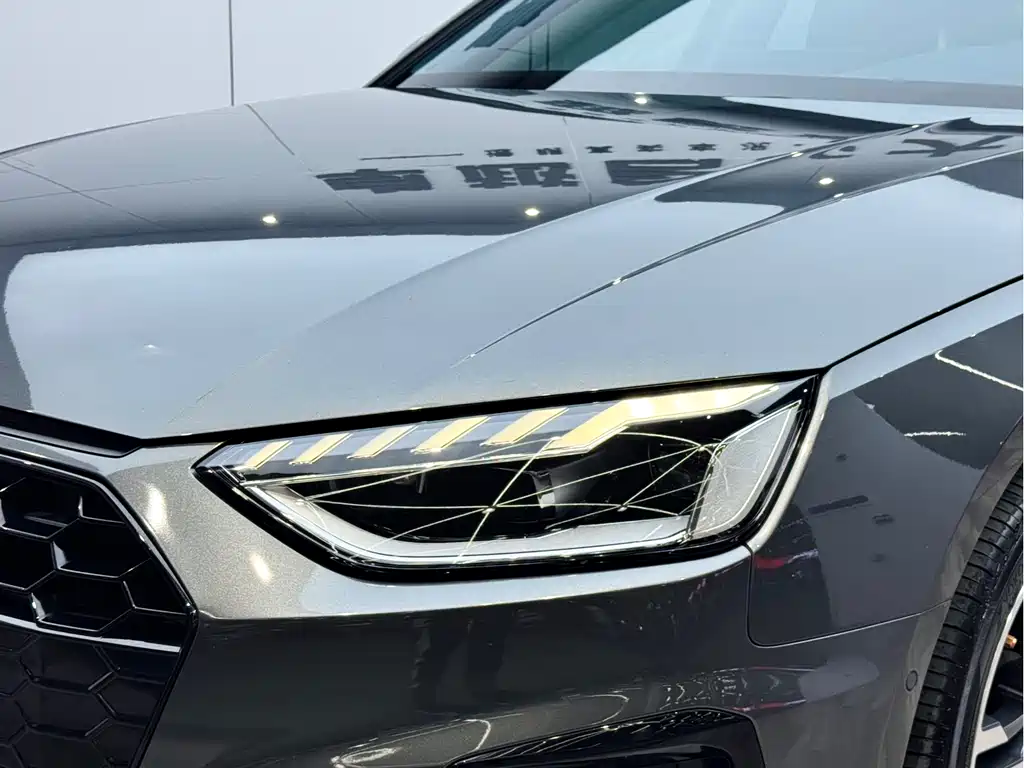 Audi A4L 2022 — фото 24