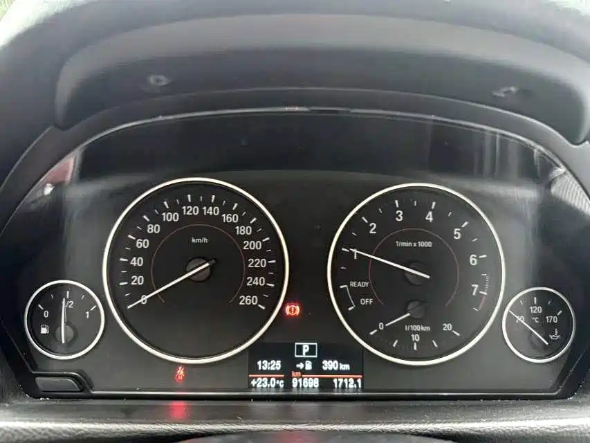 BMW 3 Series 2017 — фото 10