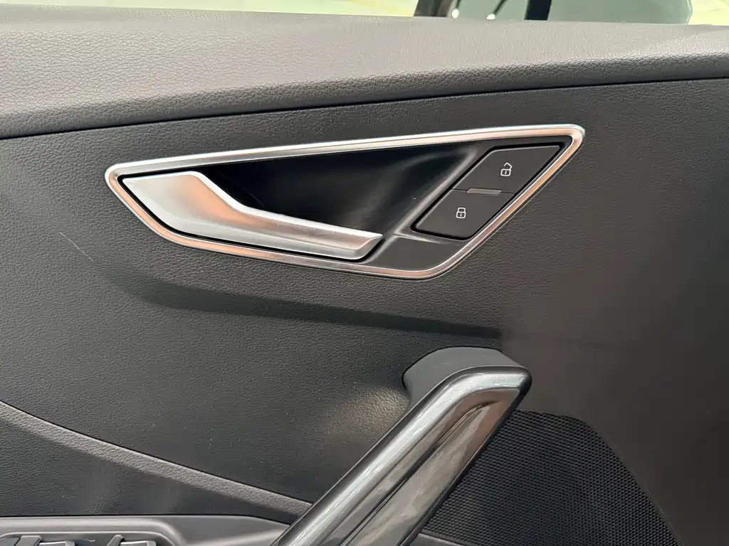 Audi Q2L 2022 — фото 15