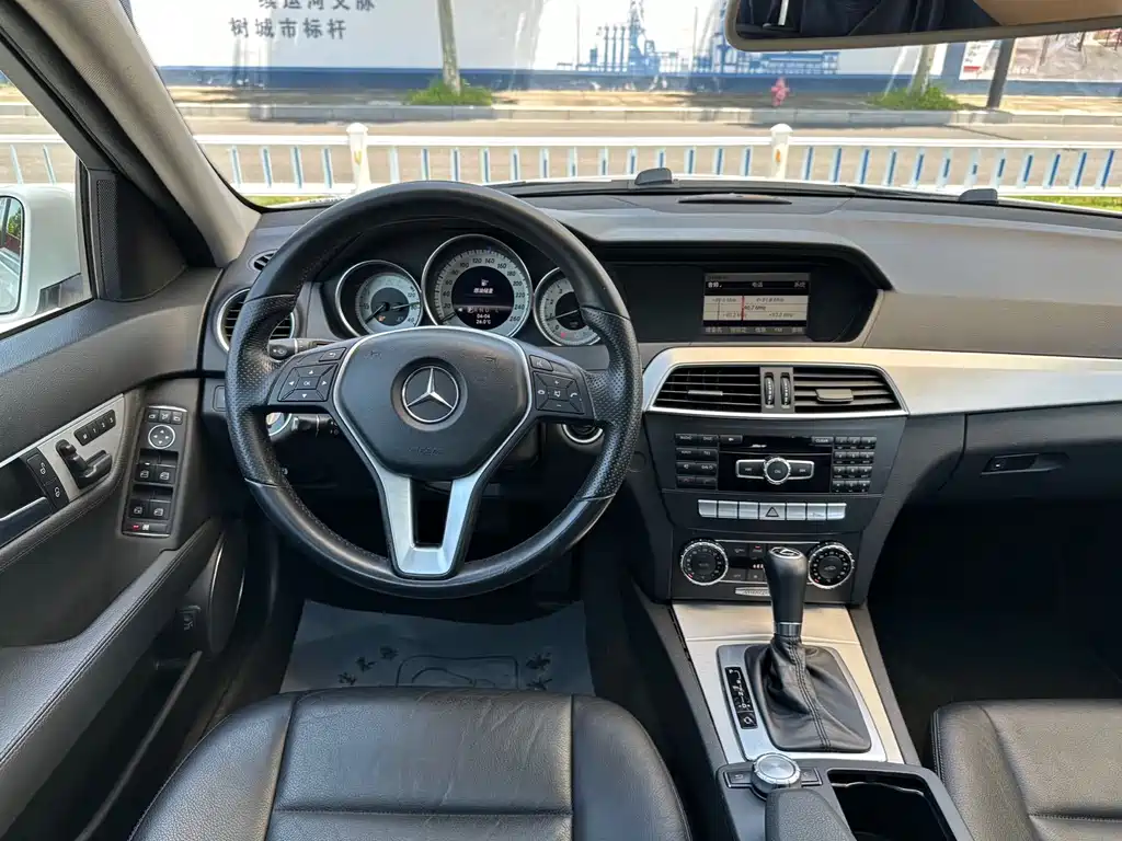 Mercedes-Benz C-Class 2012 — фото 12