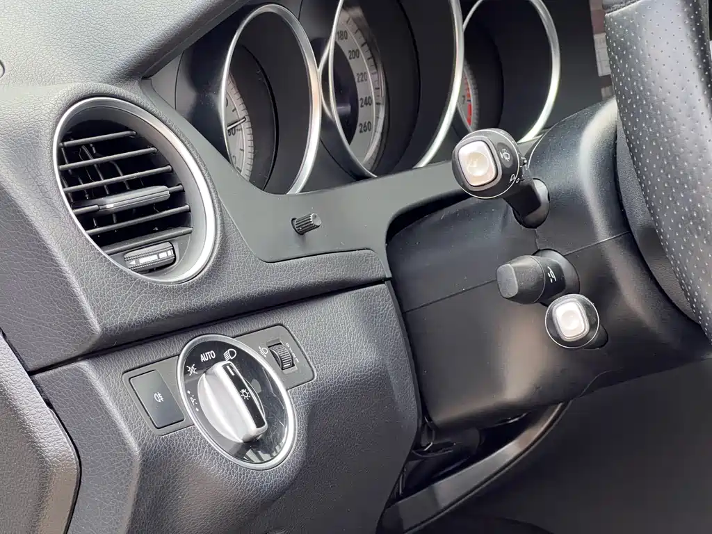 Mercedes-Benz C-Class 2012 — фото 15