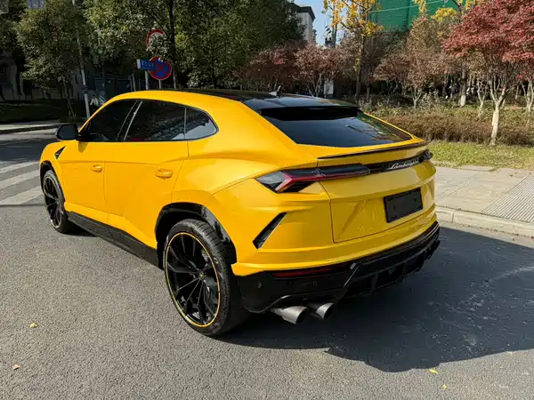 Lamborghini Urus 2021
