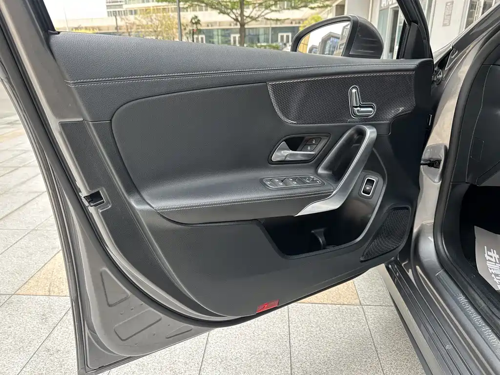 Mercedes-Benz A-Class 2022 — фото 8