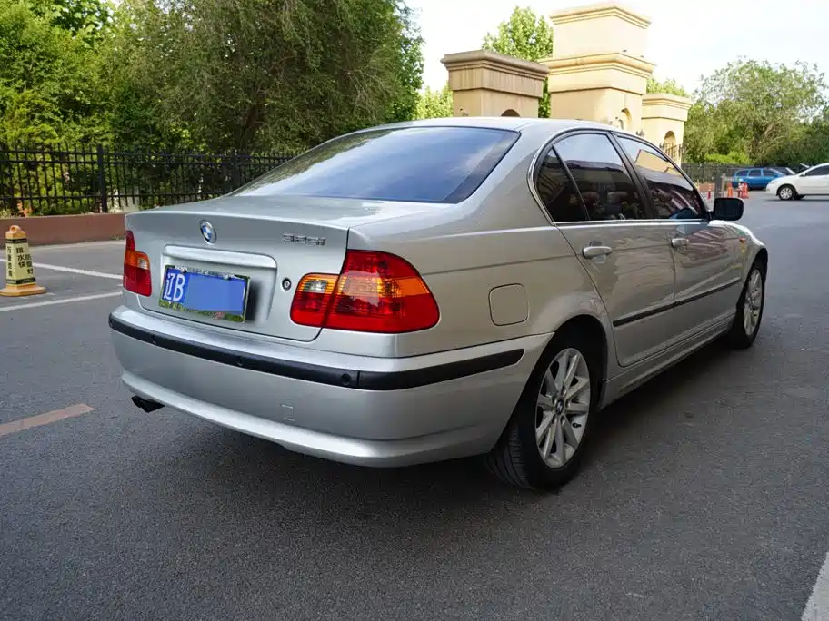 BMW 3 Series 2005 — фото 11
