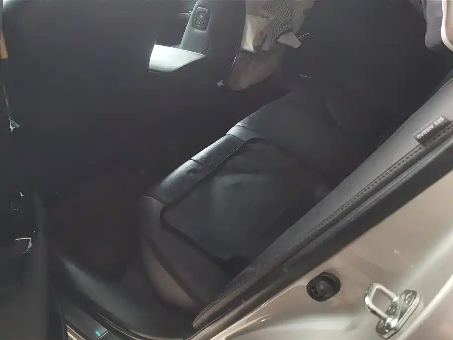 Toyota Camry 2018 — фото 11