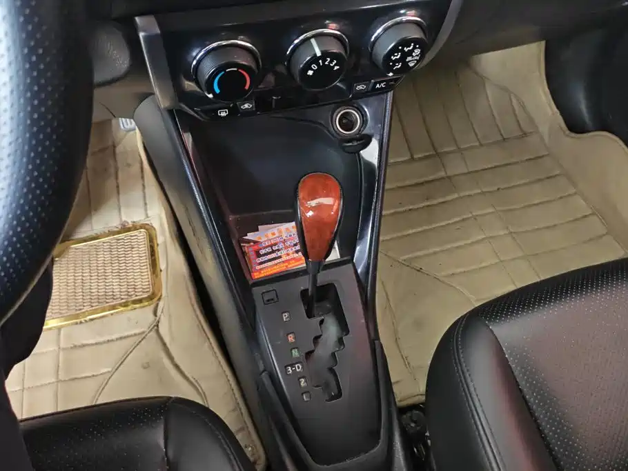 Toyota Vios 2015 — фото 16