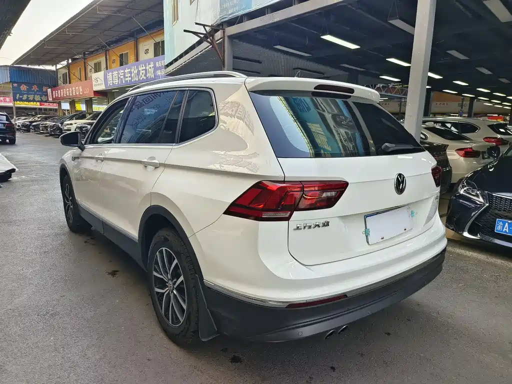 Volkswagen Tiguan L 2018 — фото 17