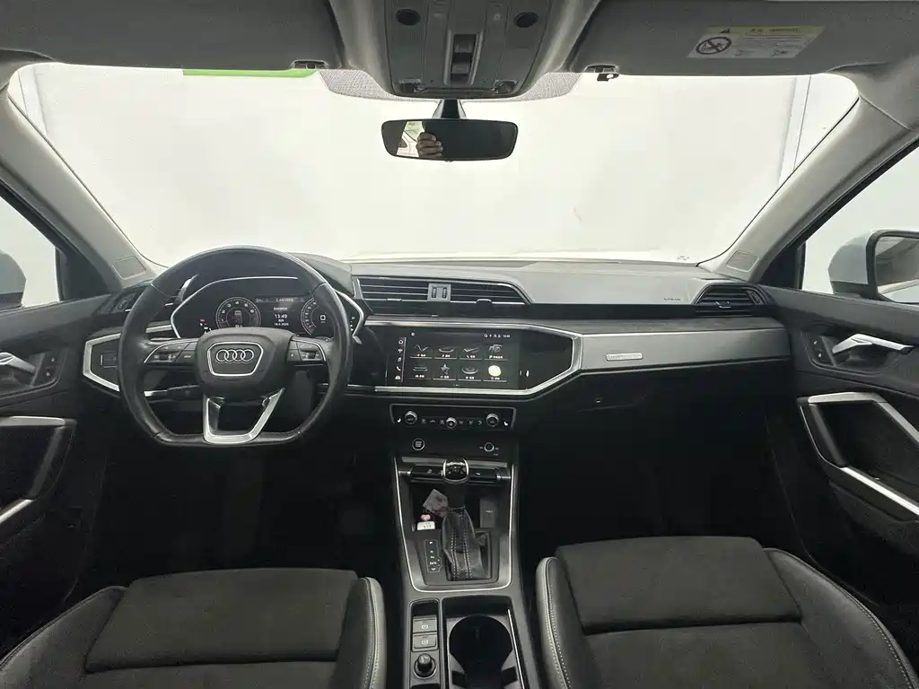 Audi Q3 2023 — фото 10