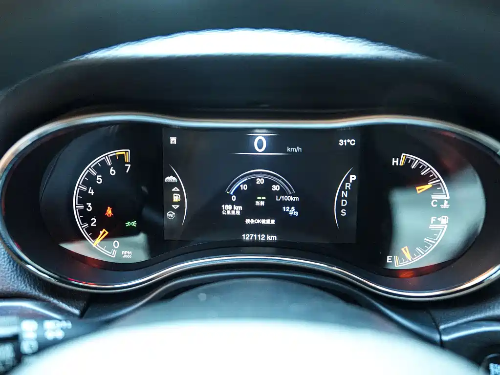 Jeep Grand Cherokee 2014 — фото 12