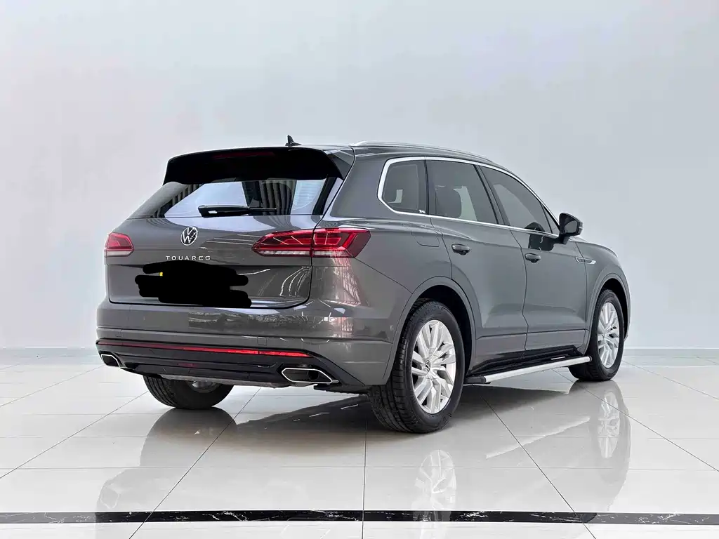 Volkswagen Touareg 2023 — фото 3