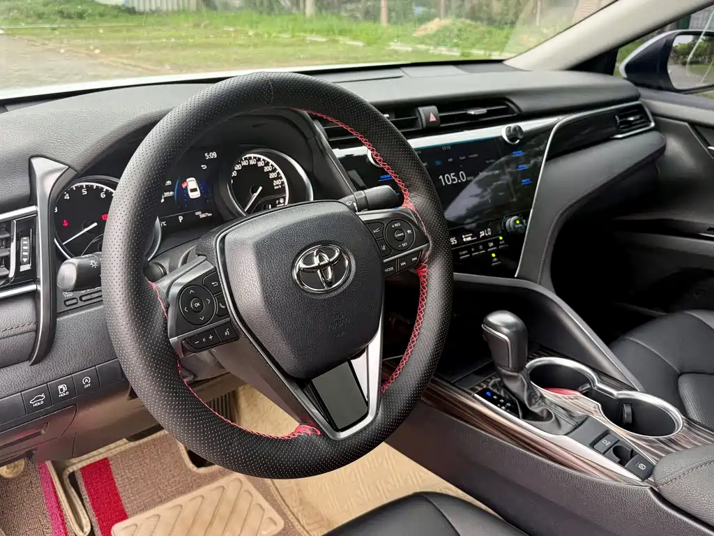 Toyota Camry 2020 — фото 9