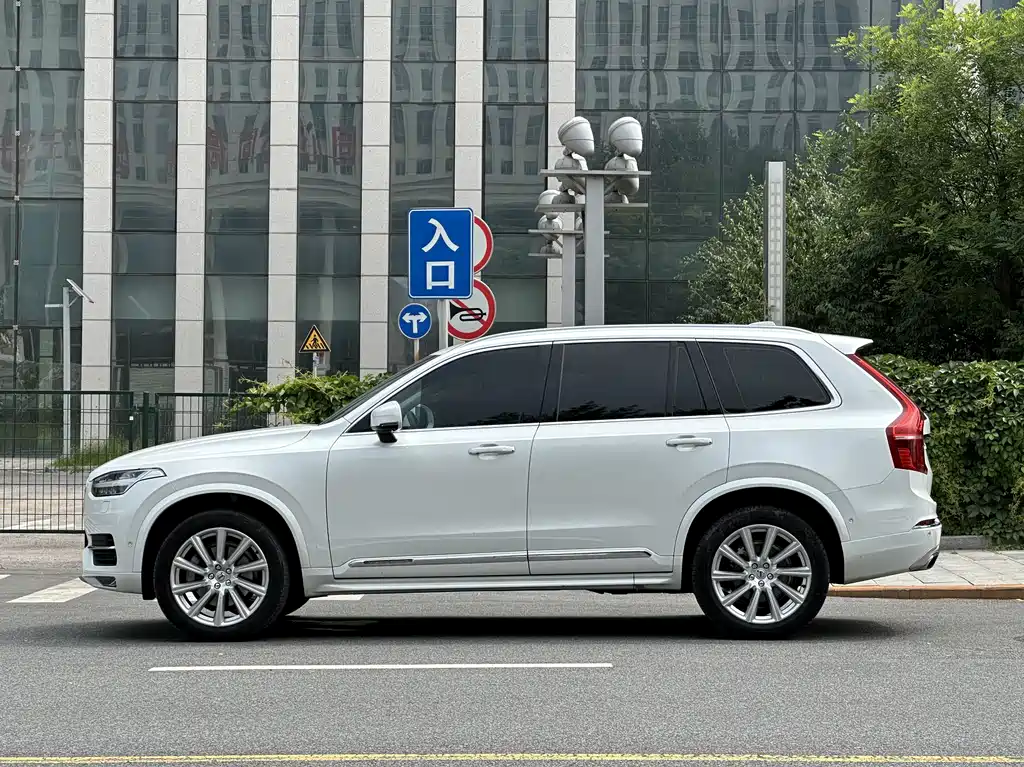 Volvo XC90 2019 — фото 4