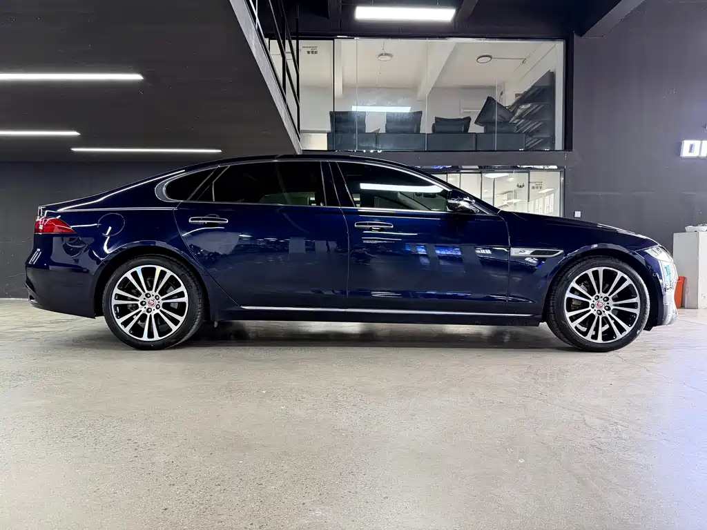 Jaguar XFL 2022 — фото 10