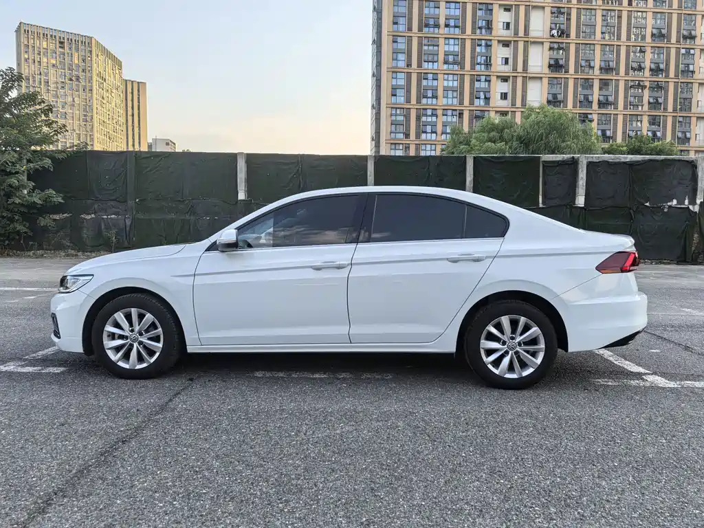 Volkswagen Bora 2021
