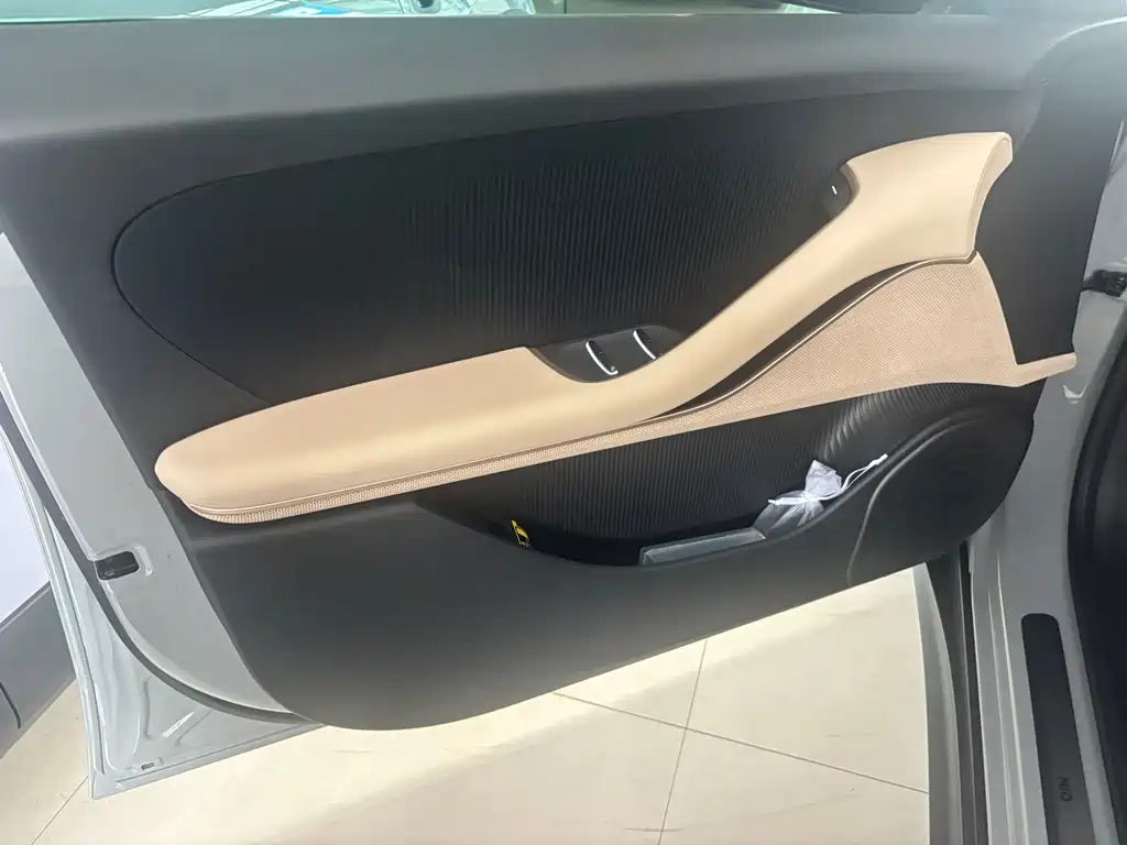NIO ET5T 2025