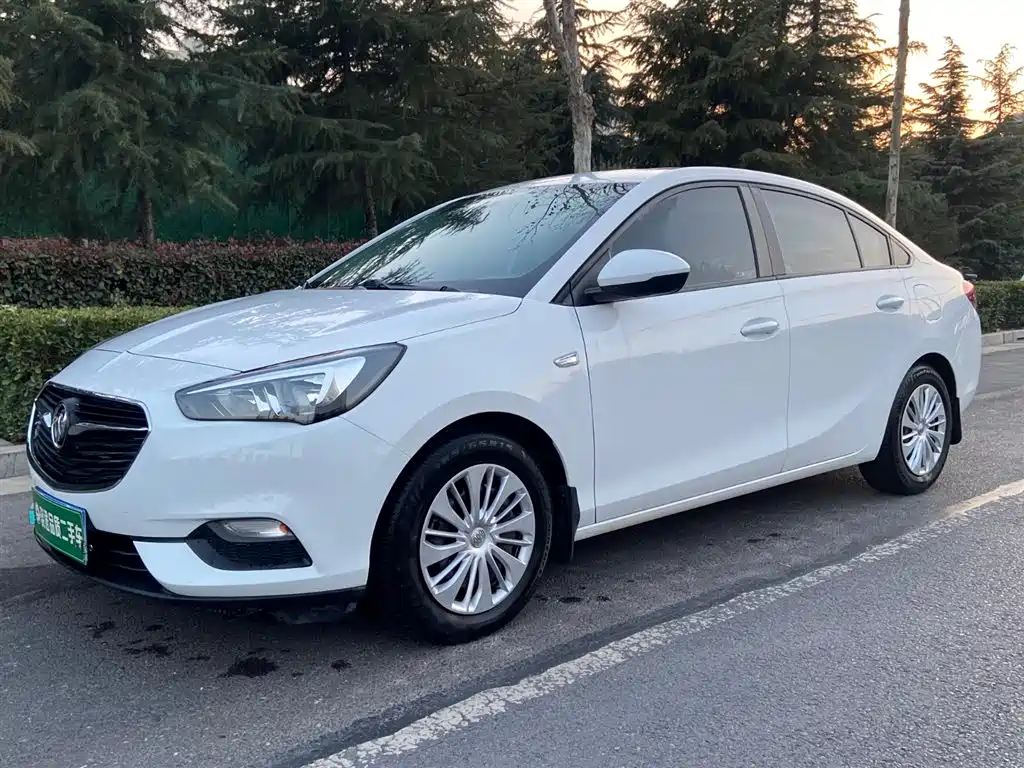 Buick Excelle 2019 — фото 1