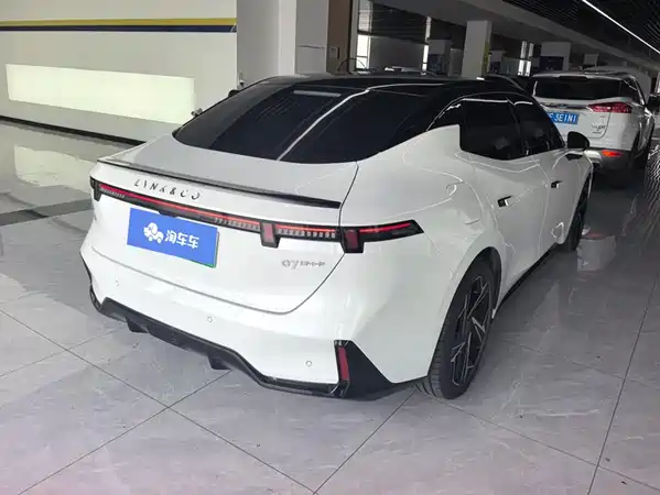 Lynk & Co 07 EM-P 2024