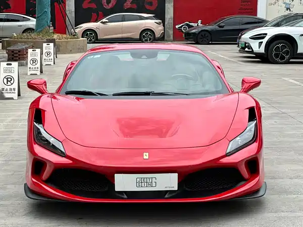 Ferrari F8 2022