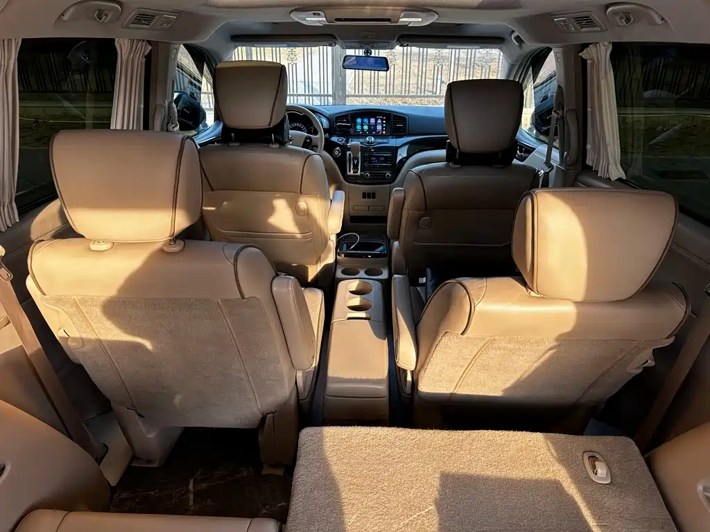 Nissan Quest 2015 — фото 14