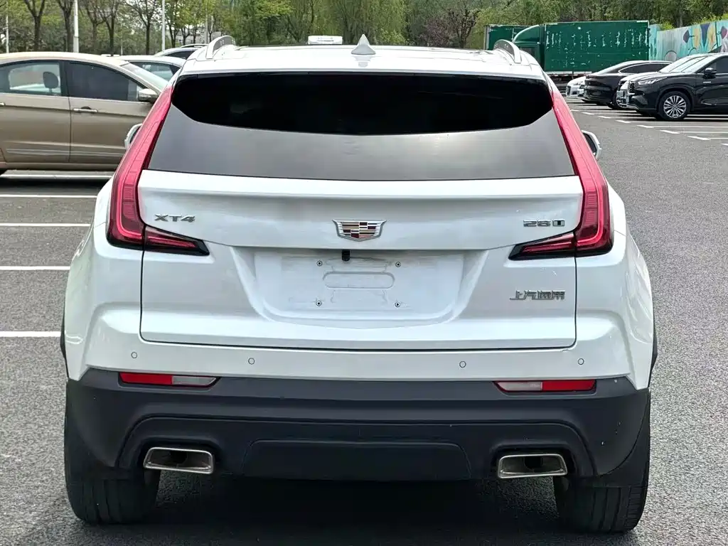 Cadillac XT4 2020 — фото 11