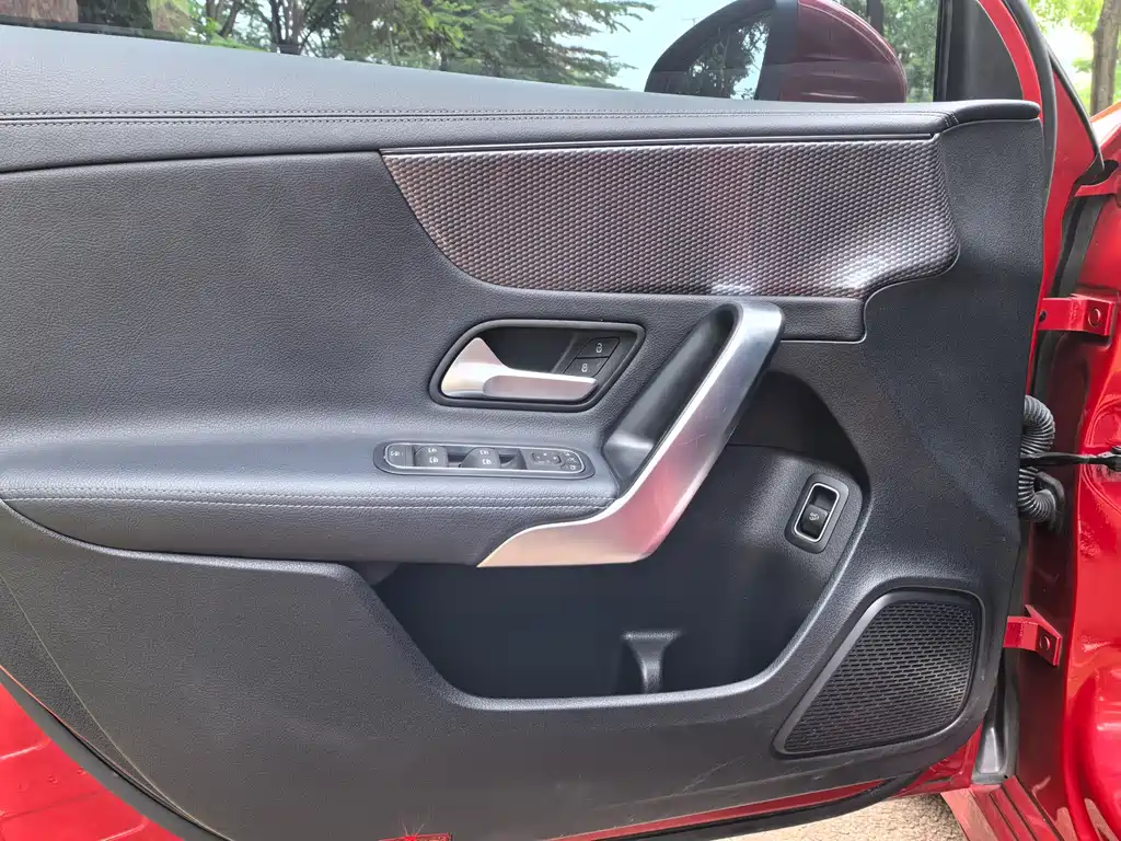 Mercedes-Benz A-Class 2022 — фото 15