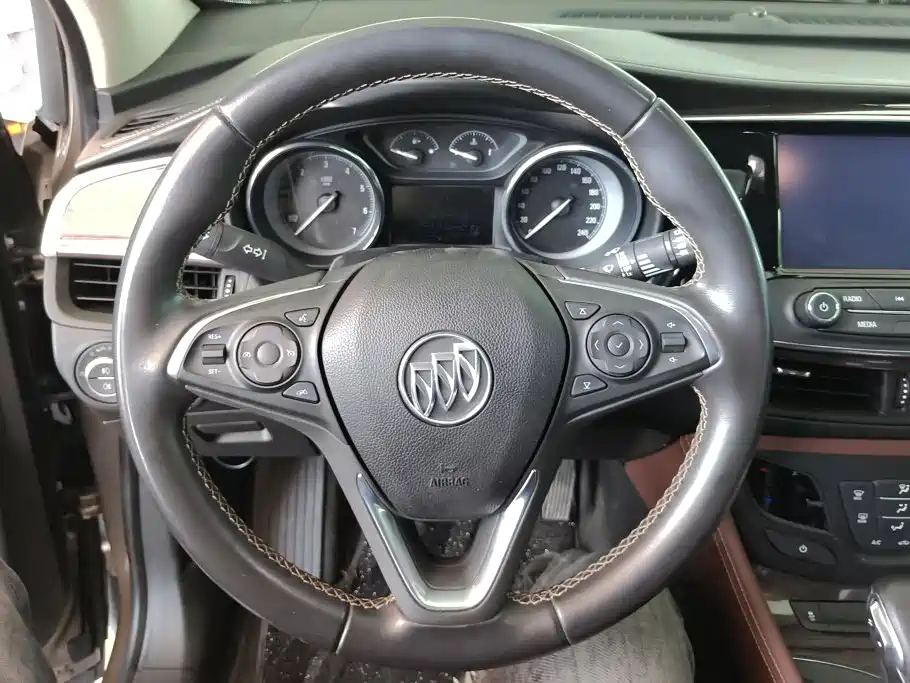 Buick Envision Plus 2017 — фото 15