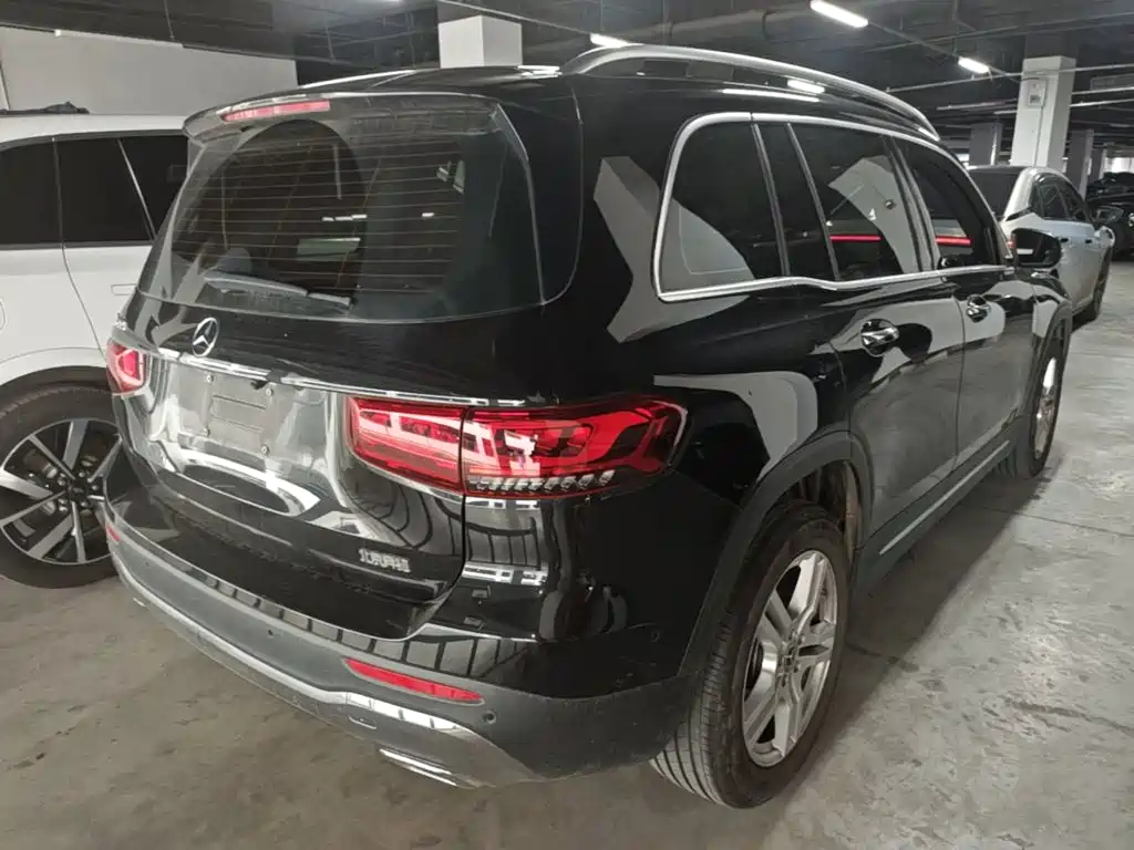 Mercedes-Benz GLB 2023