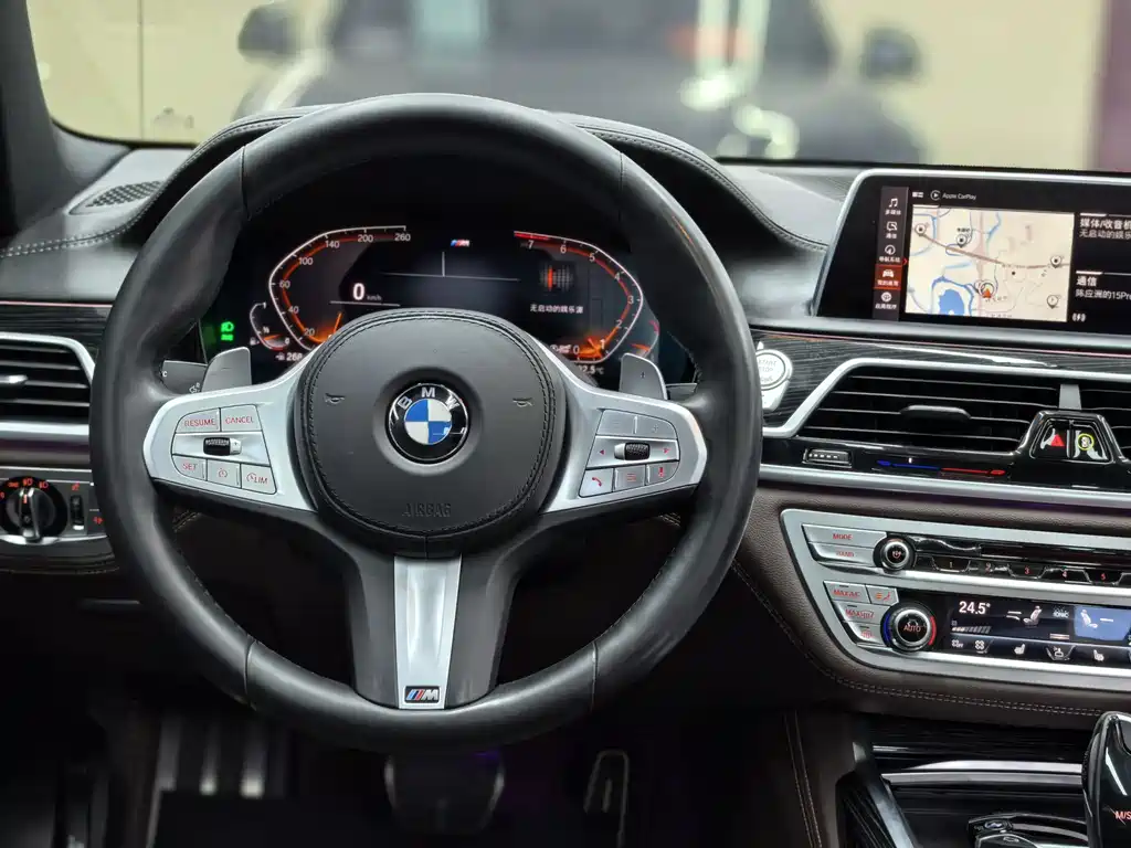 BMW 7 Series 2019 — фото 31