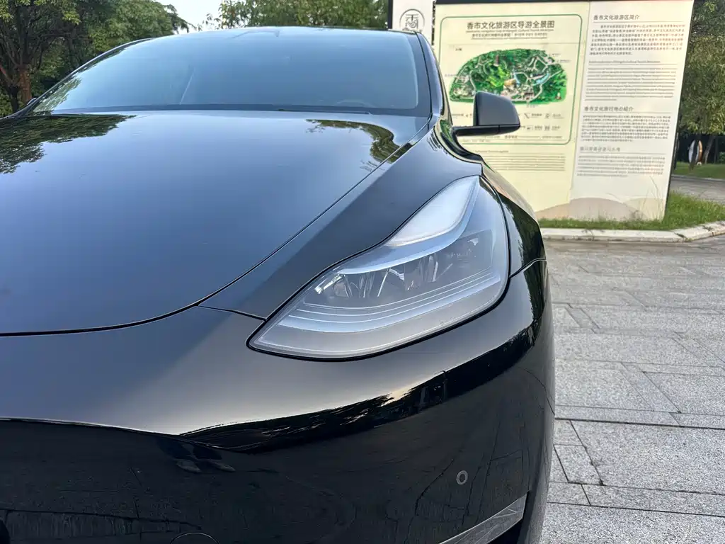 Tesla Model Y 2024 — фото 11