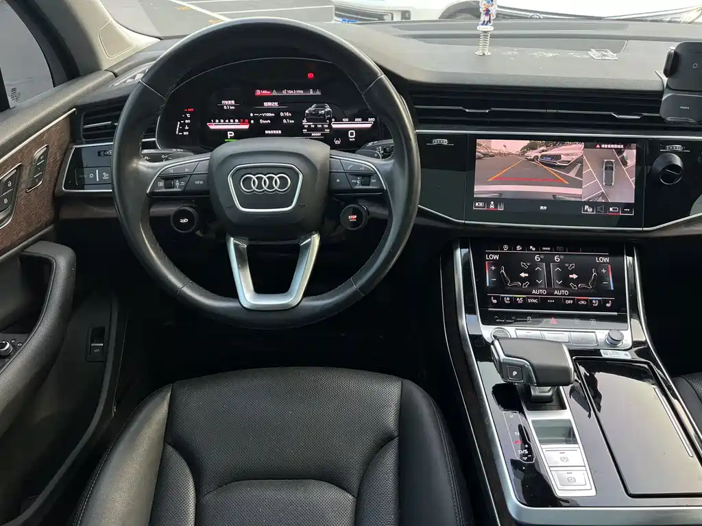 Audi Q7 2021 — фото 24