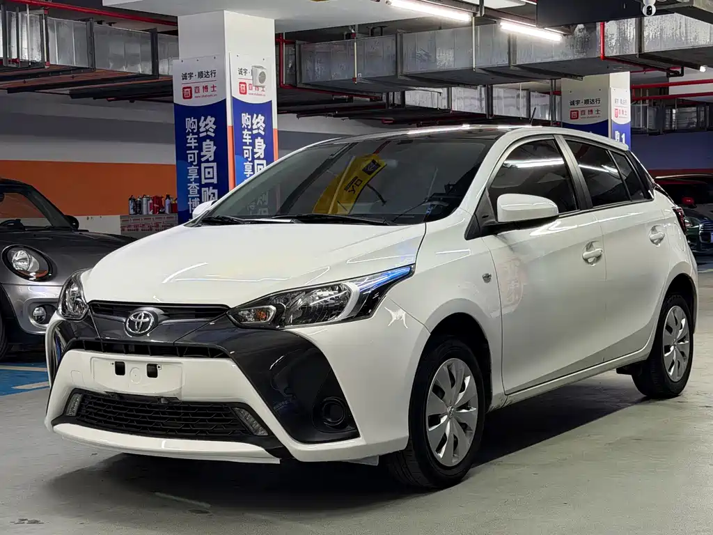 Toyota Yaris L 2022