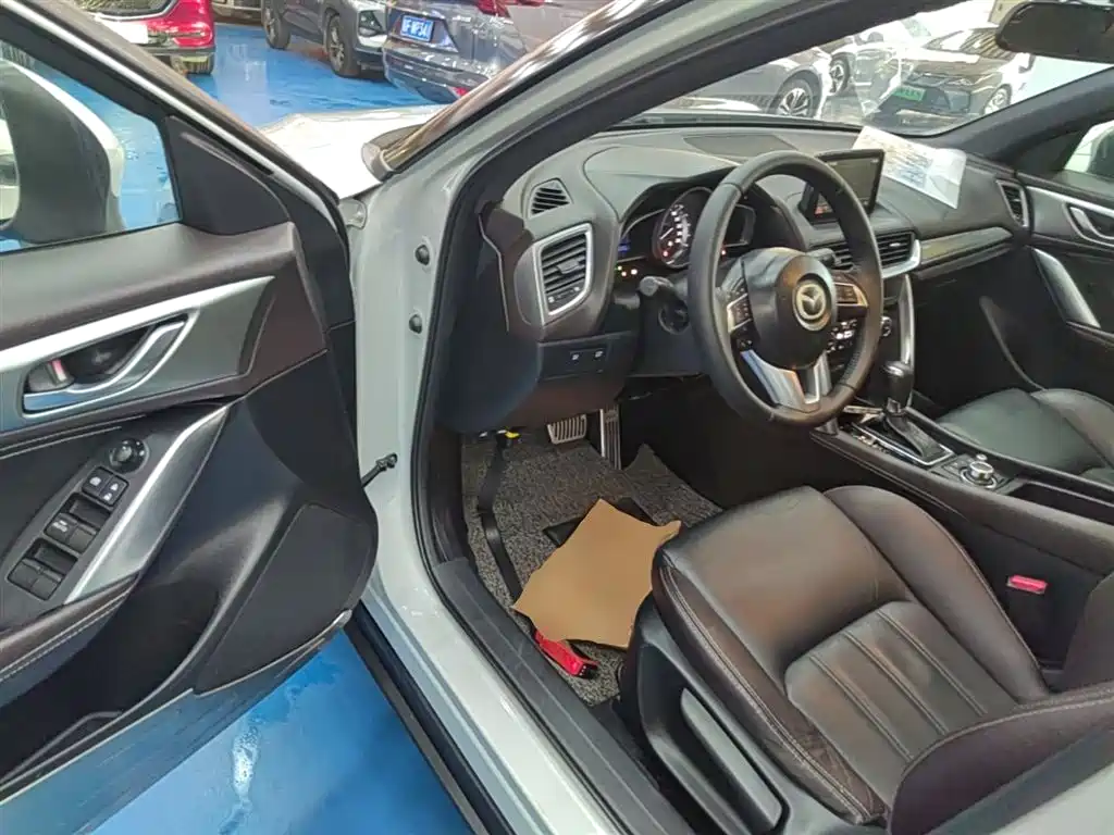 Mazda CX-4 2016 — фото 16