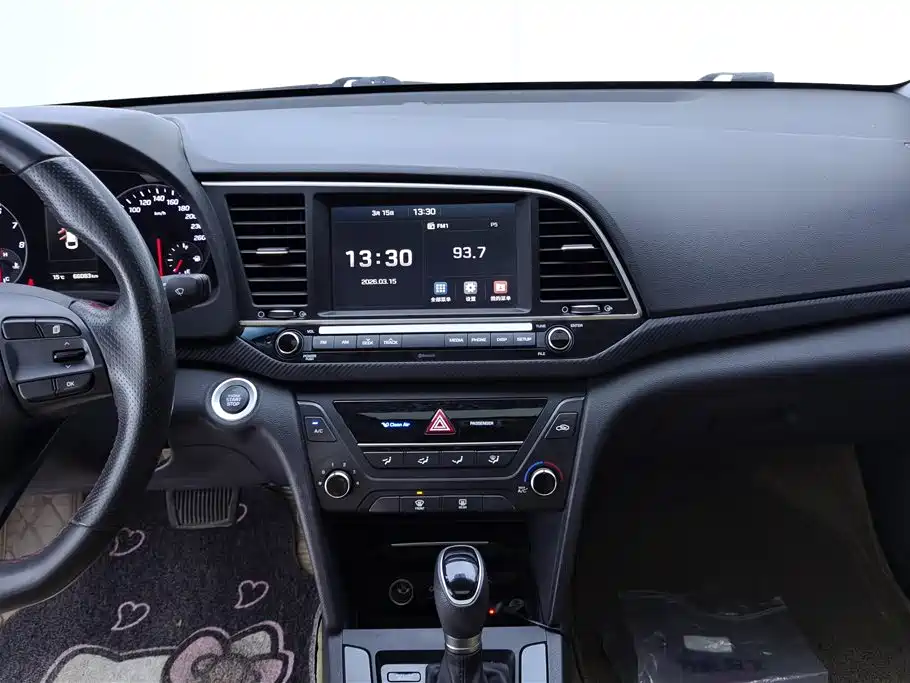Hyundai Elantra 2019 — фото 13