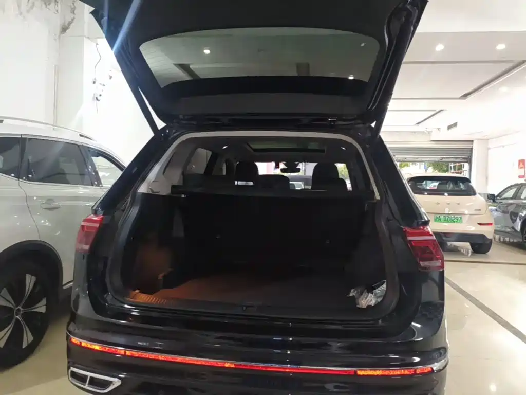 Volkswagen Tiguan L 2022 — фото 19