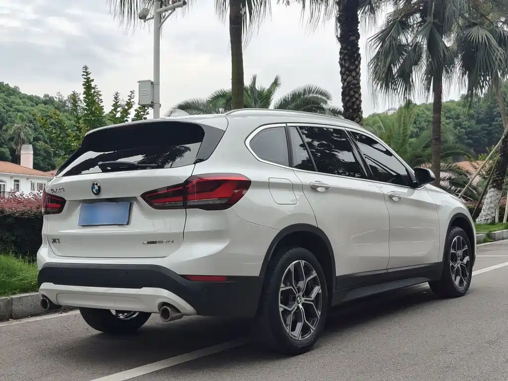 BMW X1 2022 — фото 5