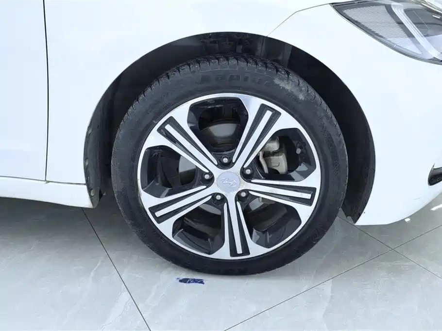 Hyundai Elantra 2019 — фото 6