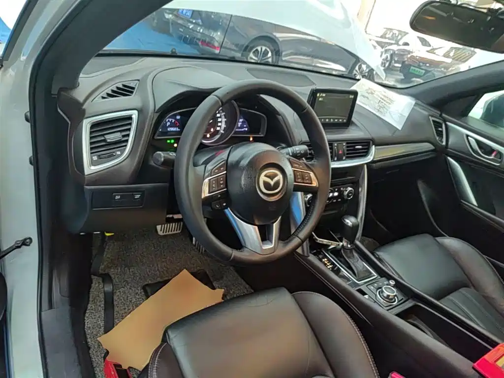 Mazda CX-4 2016 — фото 10