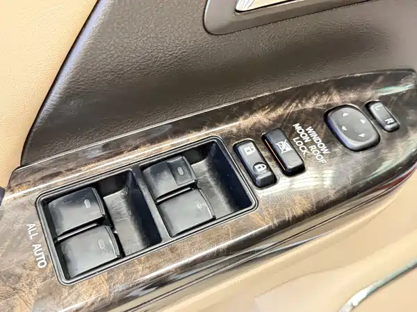 Toyota Alphard 2013