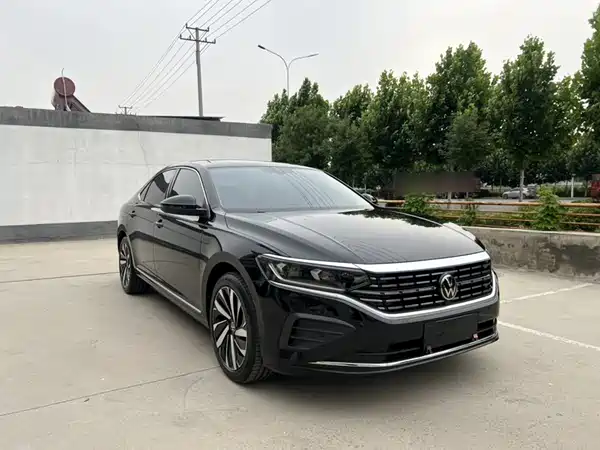 Volkswagen Passat 2024