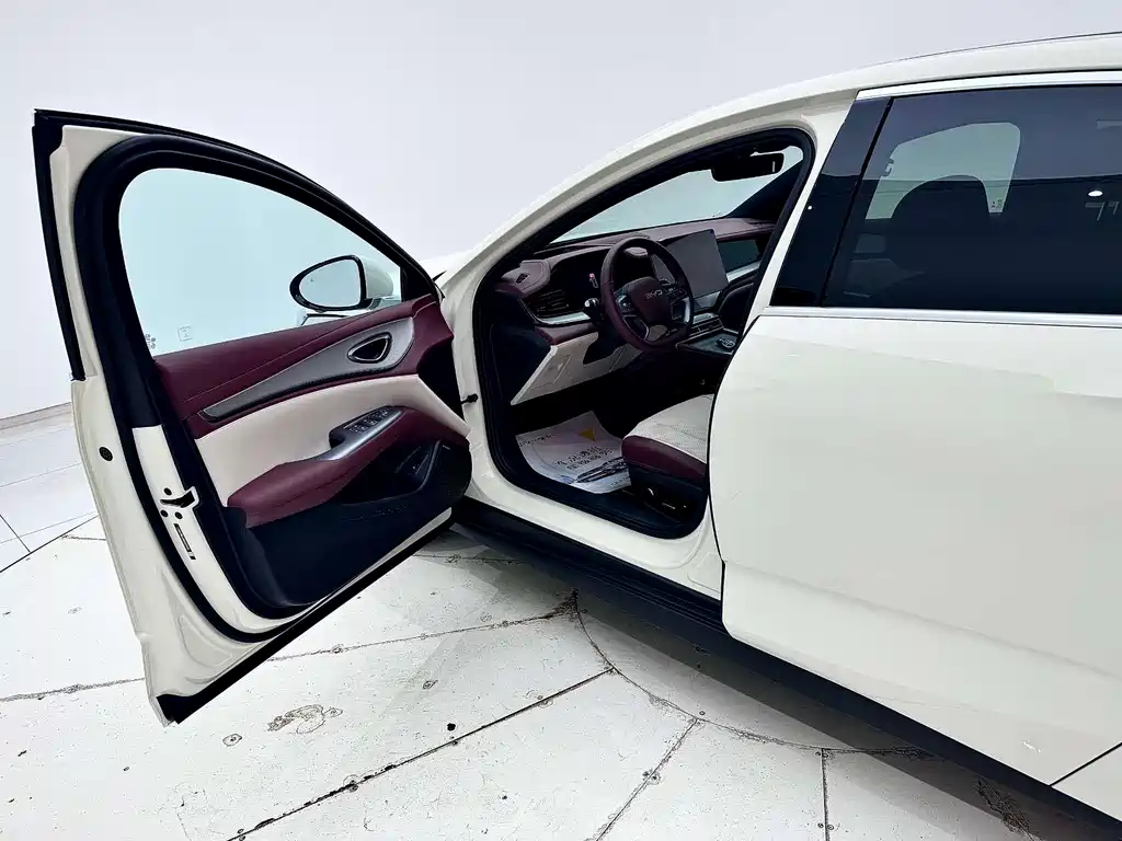 BYD Seal 07 DM-i 2026 — фото 10
