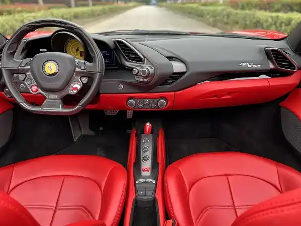 Ferrari 488 2019